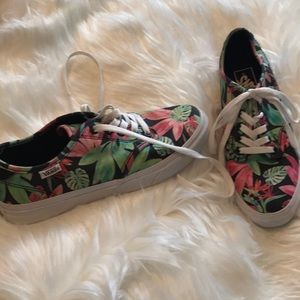 NWOT - Vans - floral print size 6.5